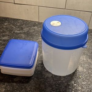Set of round storage container with date dial lid Double hot dog keeper.…